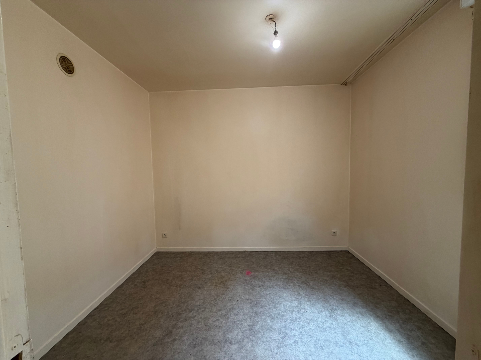Appartement T3 de 68 m² à rénover — existant — photo 4